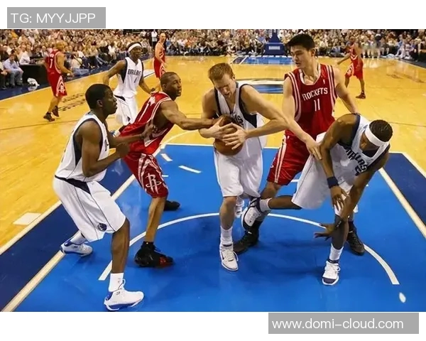 06火箭与小牛季后赛对决回顾：经典时刻与传奇球员的巅峰对抗