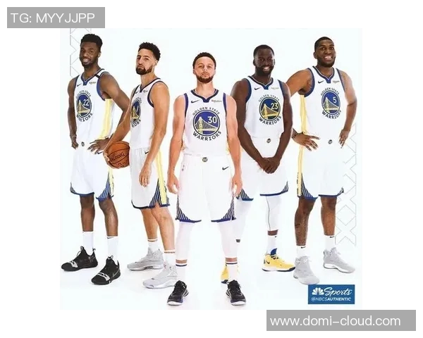 马库斯斯马特的篮球之路与成长历程解析 马库斯斯马特的篮球之路与成长历程解析