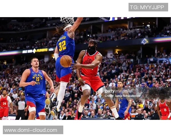 2017年快船与灰熊季后赛对决回顾：激烈碰撞与精彩瞬间的完美交织