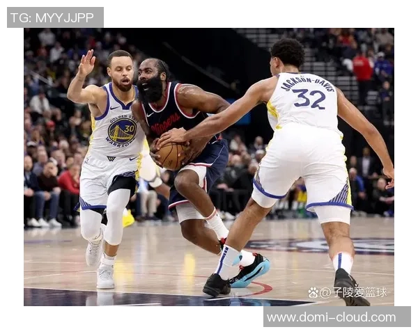 勇士与快船激战12月24日精彩对决回顾与分析