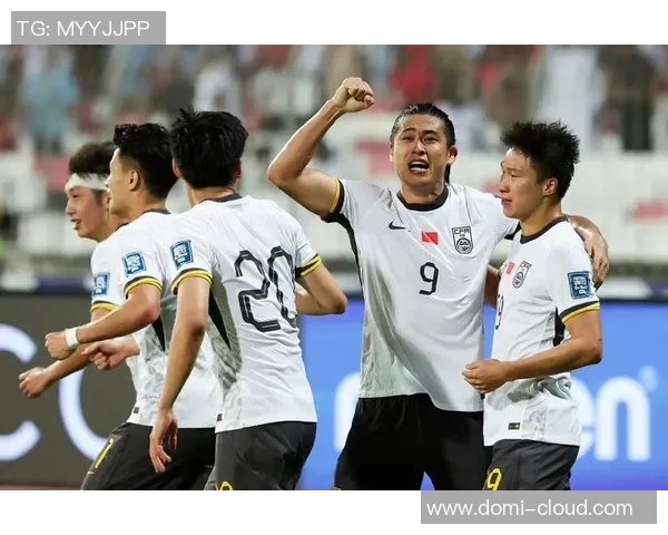 土伦杯激战中国队迎战巴林队力争小组出线全力以赴展现青春风采